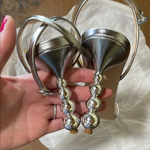 Badgley Mischka Silver Sculptural Heels - Picture 7 of 11